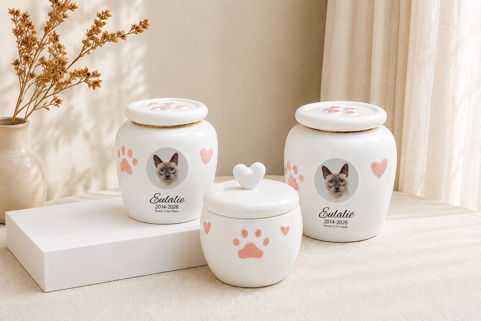 What Are the Different Types of Pet Cremation Urns? Ceramic, Photo, Keepsake & Keychain Explained